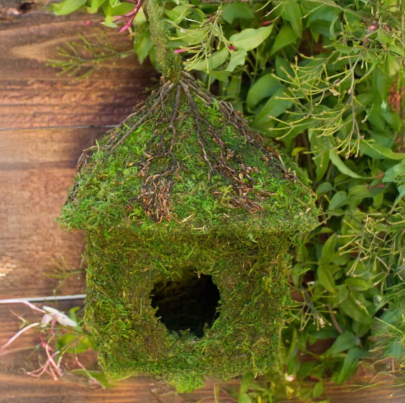 Decorative Moss Bird House with Twig Roof — Green