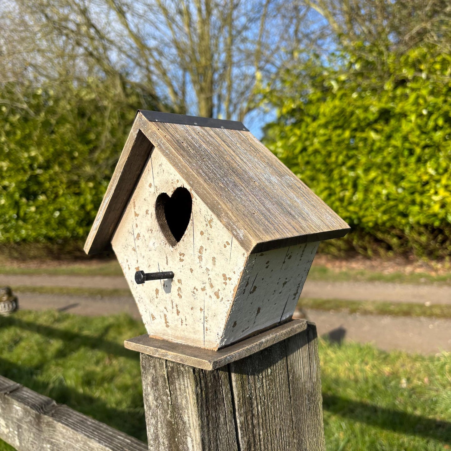 White Wooden Birdhouse with Heart Cut-Out and Weathered Finish — 19.7cm